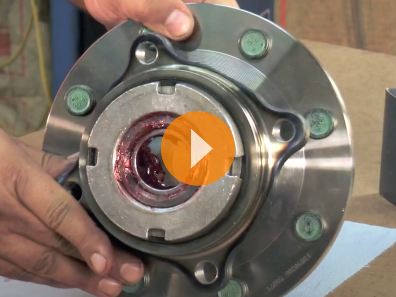 TRICKS OF THE TRADE: LUBRICATING THE FRONT HUB ASSEMBLY OF 4x4 SUPER DUTY FORD TRUCKS